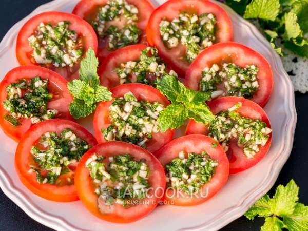 Лёгкие закуски к мясу: такие свежие помидоры на Пасху уходят в миг. Готовятся за 15 минут и выглядят нарядно.