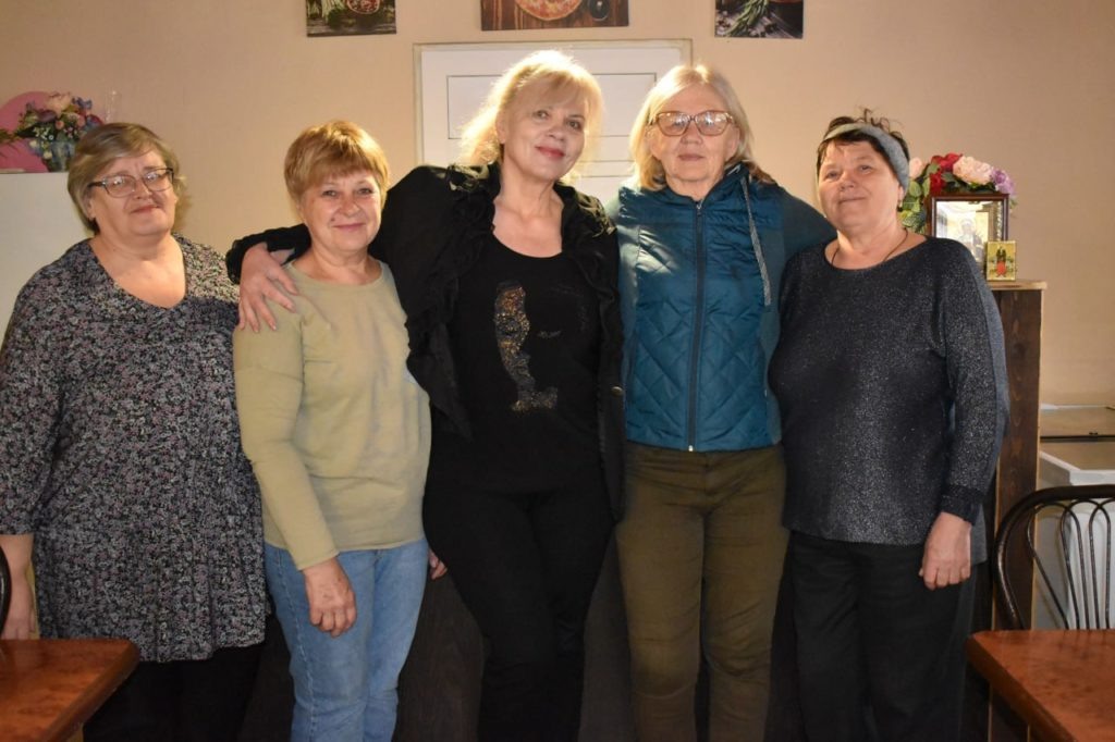    В праздники и будни женщины из Ильича радуют бойцов СВО домашней выпечкой. Фото добровольцев.