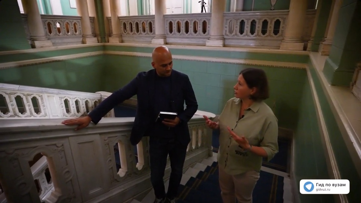 Интервью в Российский государственный институт сценических искусств (РГИСИ): справа – декан театроведческого факультета Евгения Тропп, слева –  главный редактор СМИ «Гид по вузам», к.п.н., Роман Гетц.