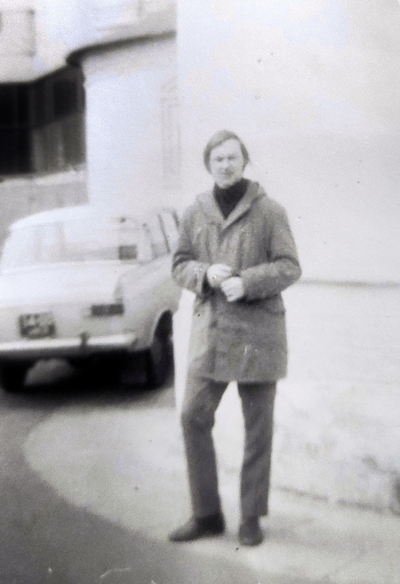 Я где-то возле Калиниского проспекта. 1970-е. Фотографии лучшего качества тех времен, к сожалению, не нашлось.