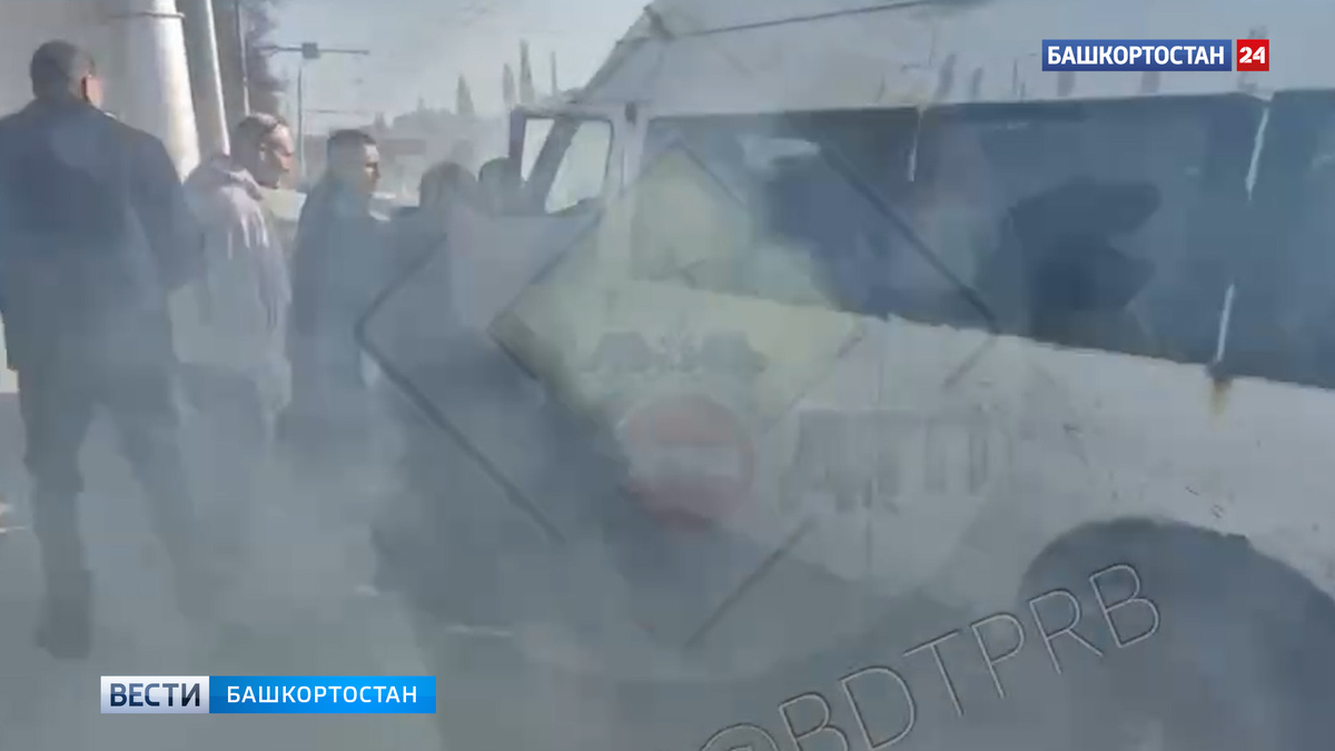    Появилось видео первых секунд после массового ДТП с маршруткой на проспекте Октября в Уфе