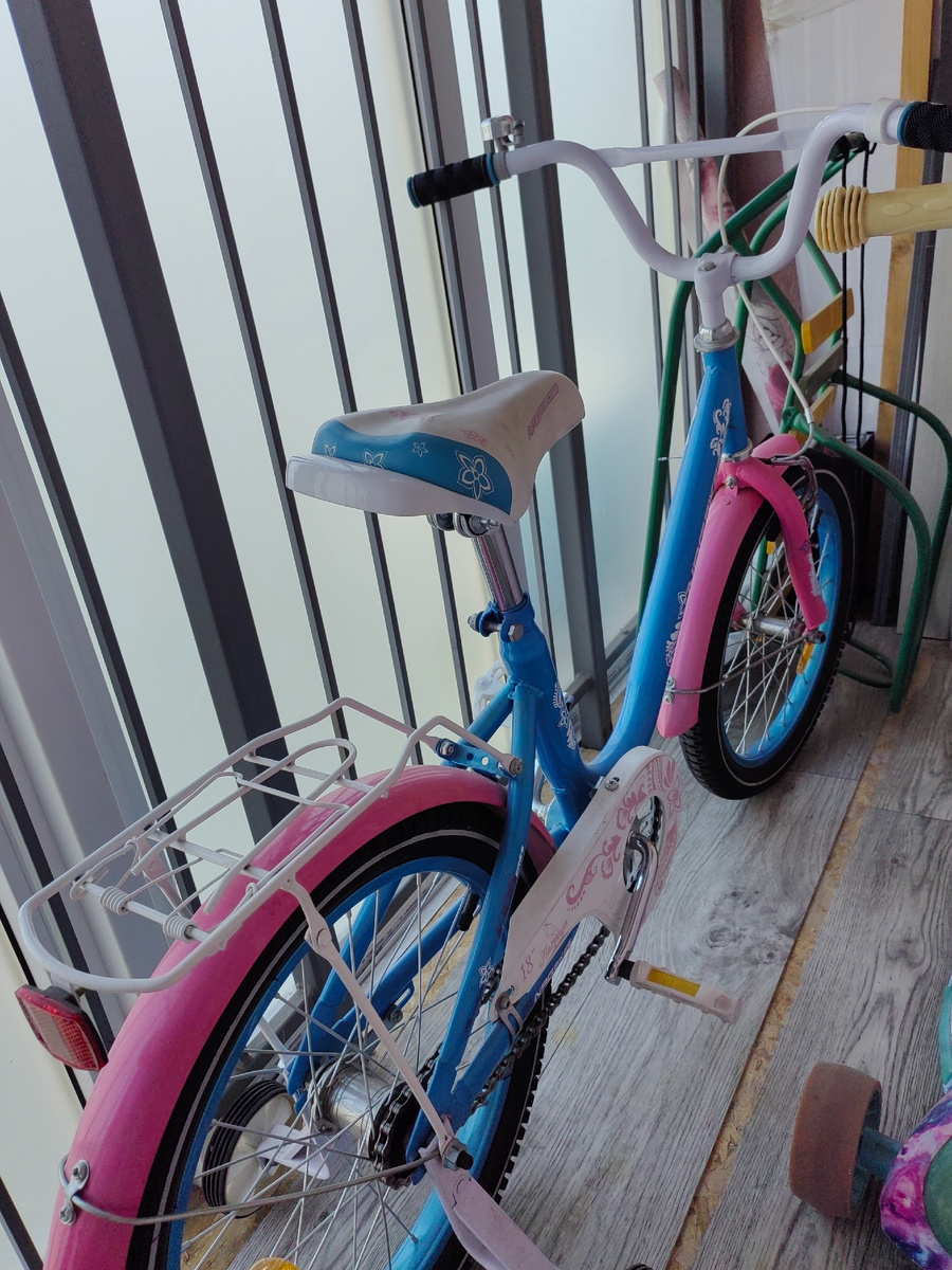 Велик стоит зря))