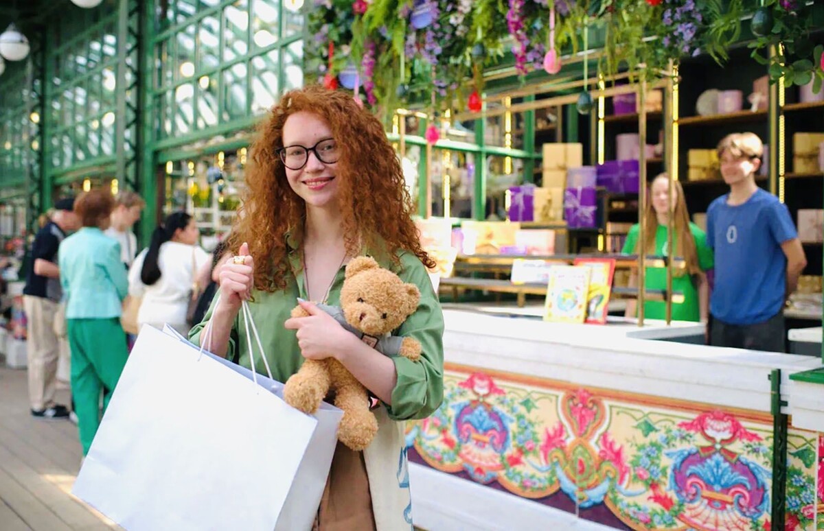    На «Пасхальном даре» начали принимать подарки в «Домиках добра»