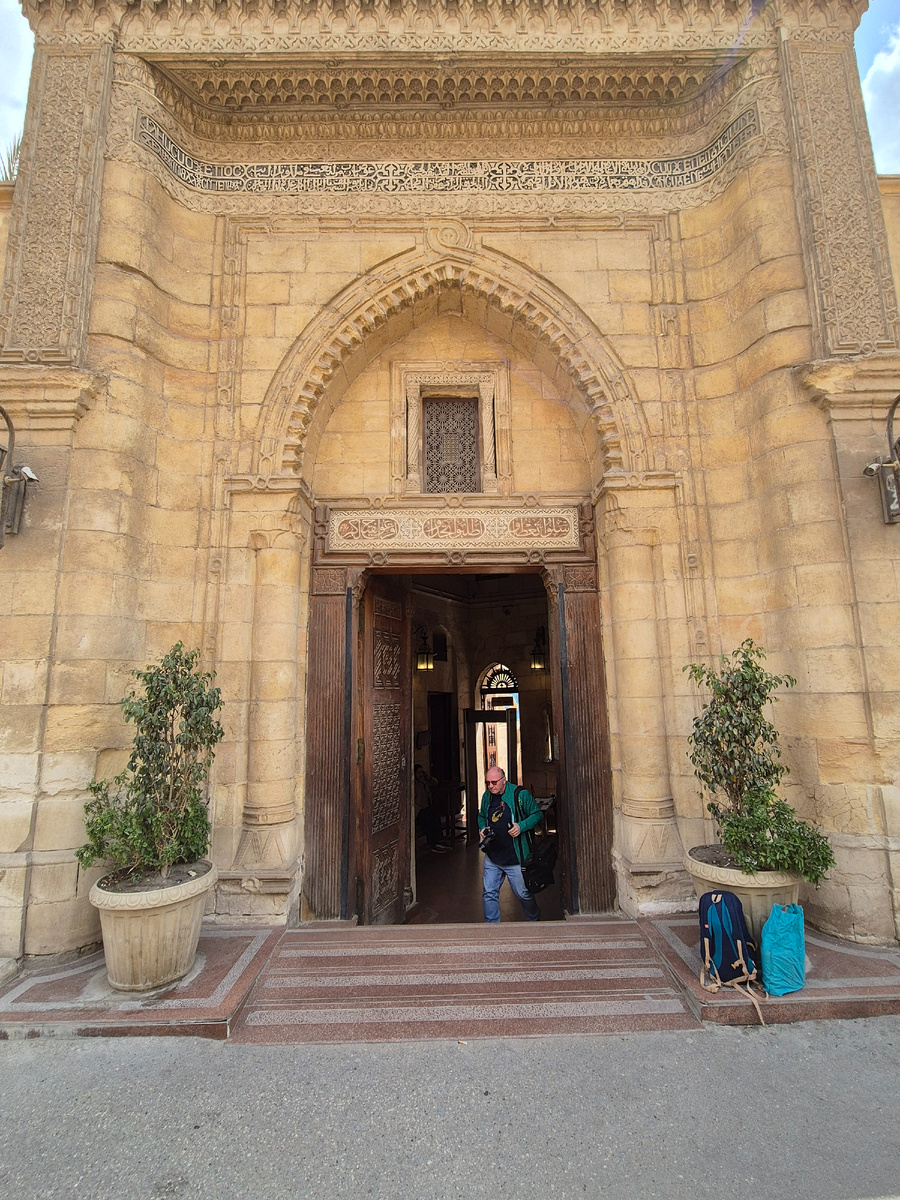 Ворота во двор "Подвешенной церкви" | Личное фото 