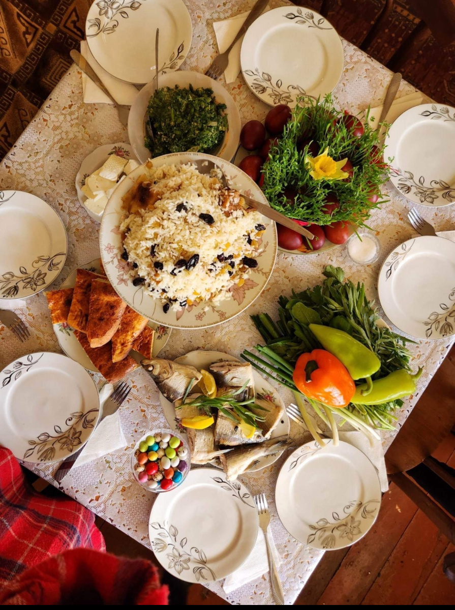 Пасхальный стол в деревне Овк