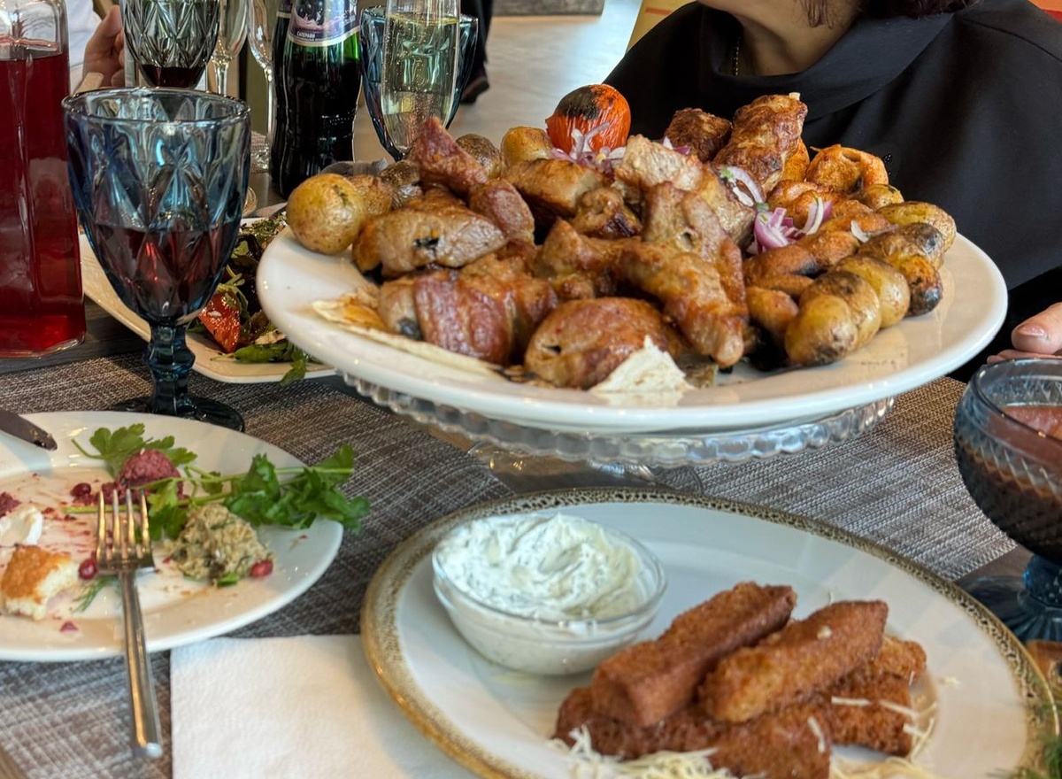 Что может быть вкуснее мяса на углях ?)