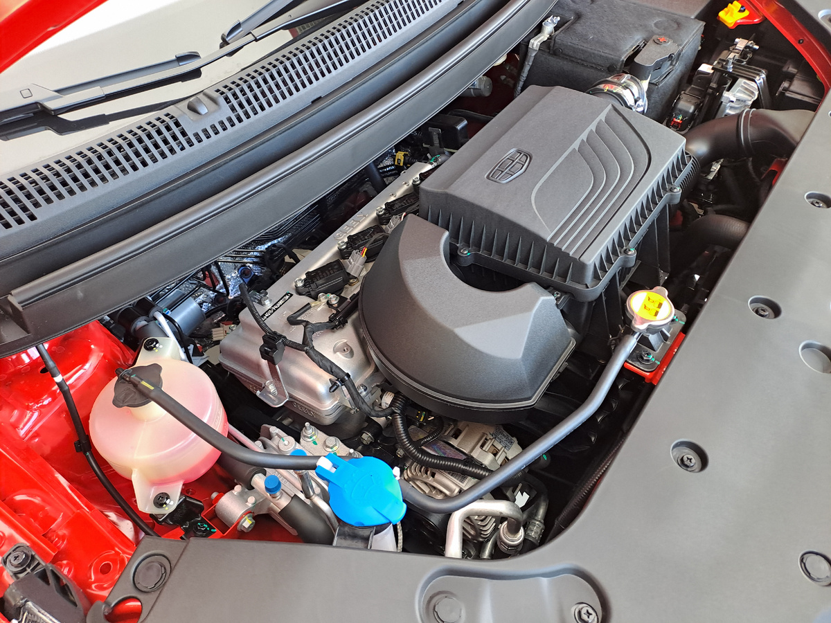 Подкапотное пространство Livan X3 Pro 