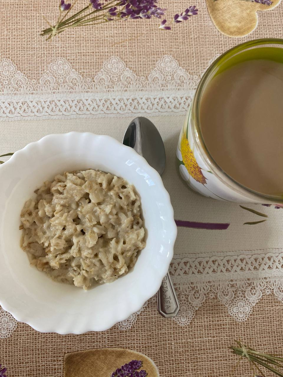 Завтрак в 9:30.