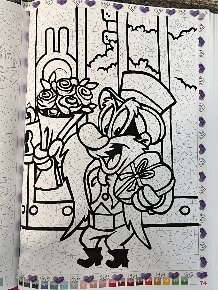 Выполнила сначала контур. 