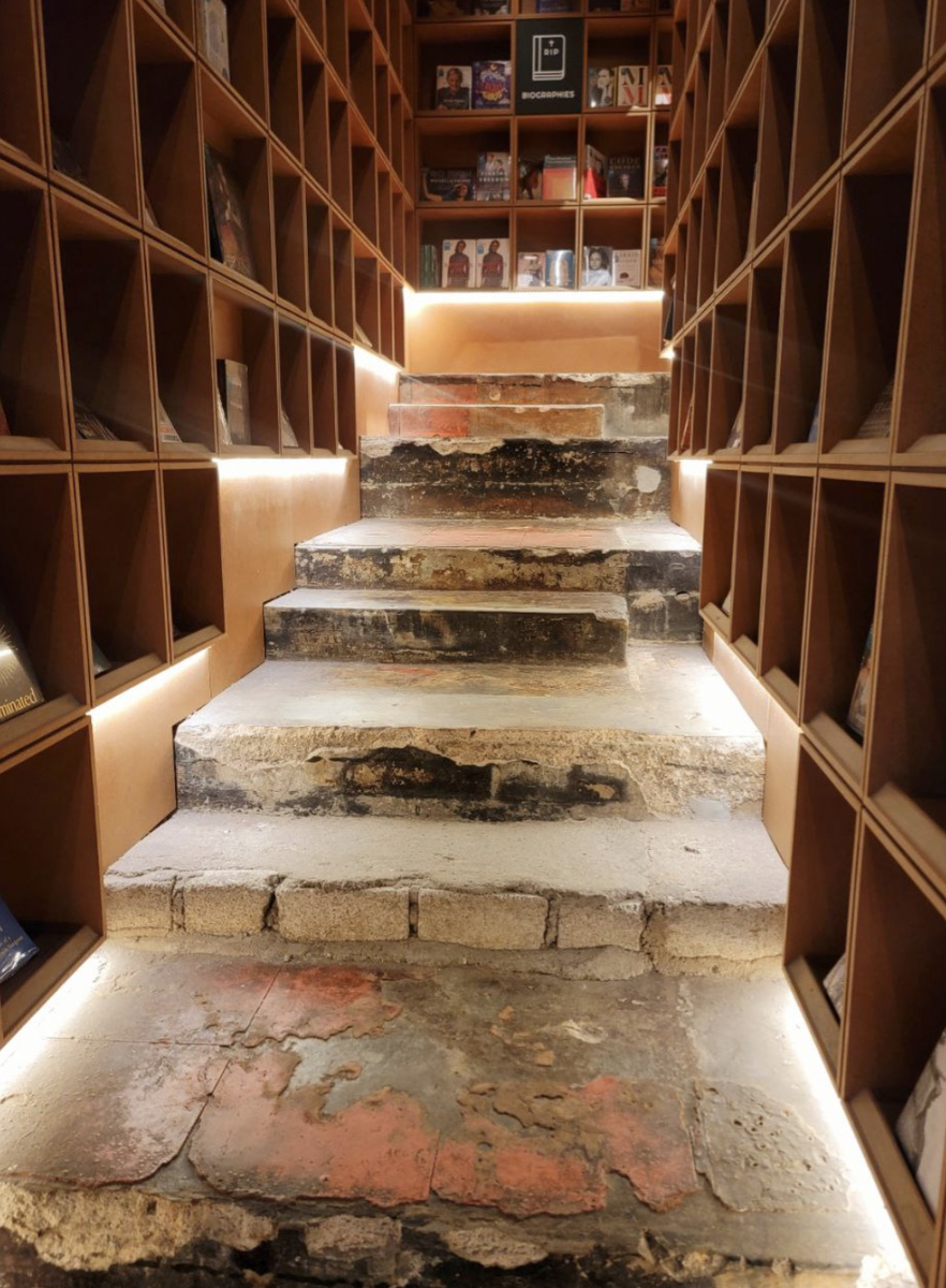 Фото автора. Книжный