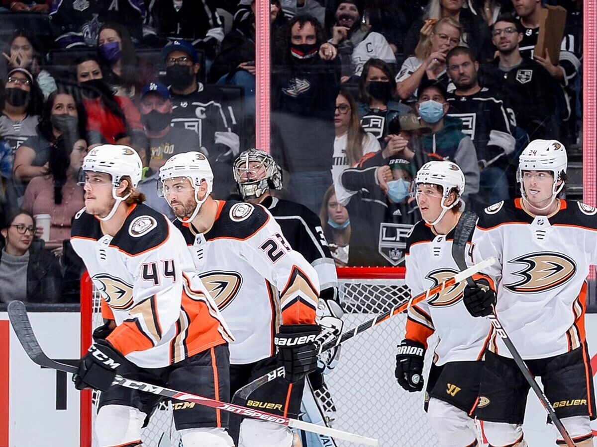    Хоккеисты "Анахайм Дакс"© Twitter "Анахайма"