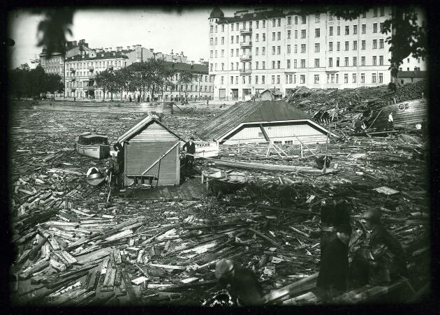 Ленинград 23 сентября 1924 года, фото предоставлено Творческим объединением "Красный матрос". Фото с сайта m.47news.ru