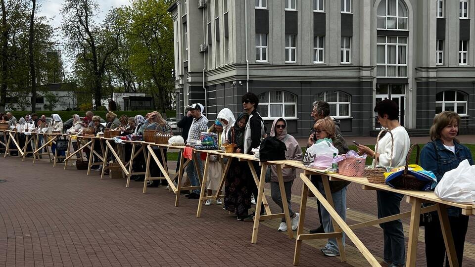     Пасхальные богослужения прошли в храме Христа Спасителя в Калининграде ИЗВЕСТИЯ
