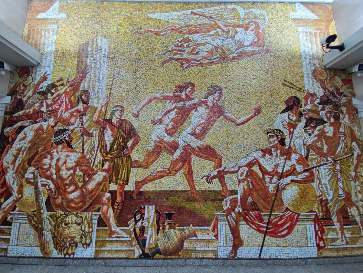 Мощные мужчины и львиная шкура