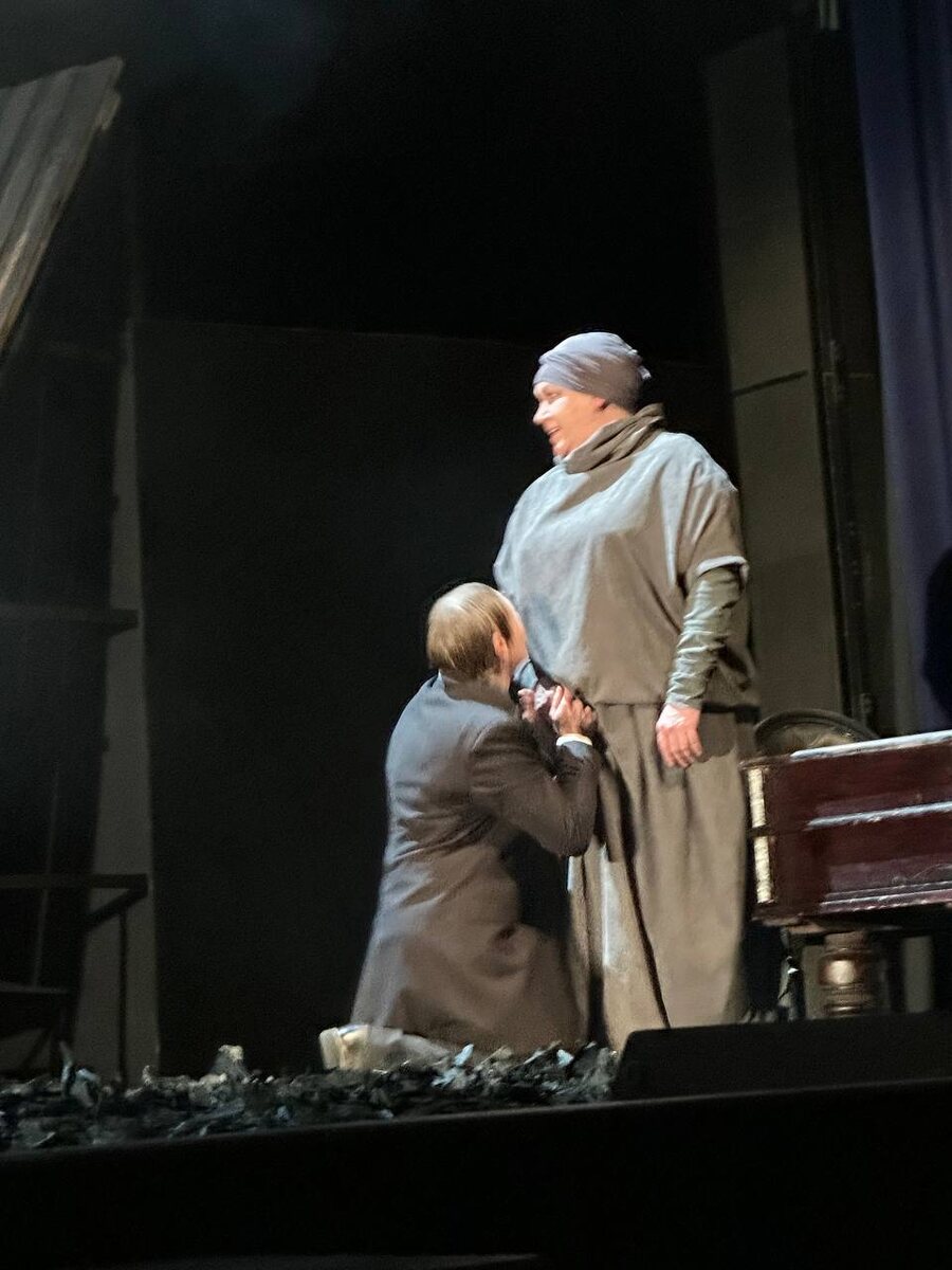 Иудушка и милый друг маменька. Спектакль «Господа Головлевы». Лысьвенский театр драмы имени А.А.Савина (Пермский край). Фото автора.