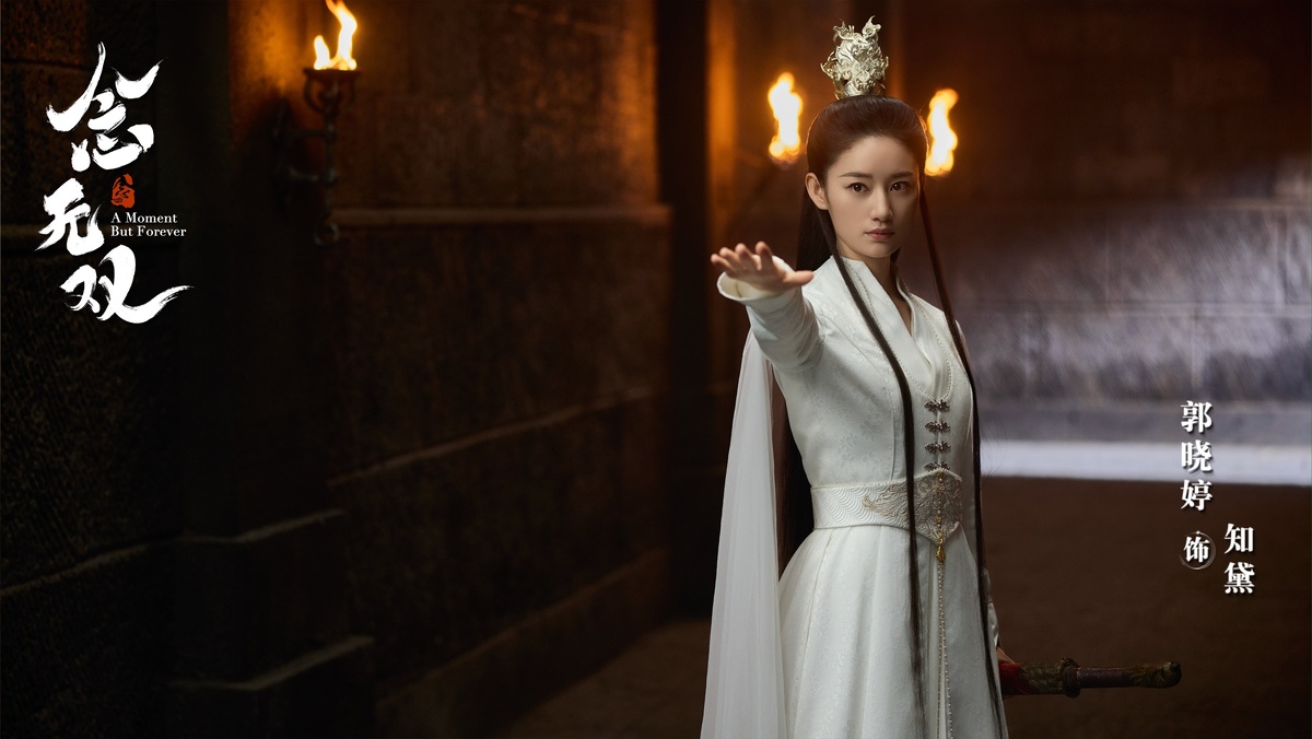 Смотри, какой маникюр, убивает любого с пяти метров.