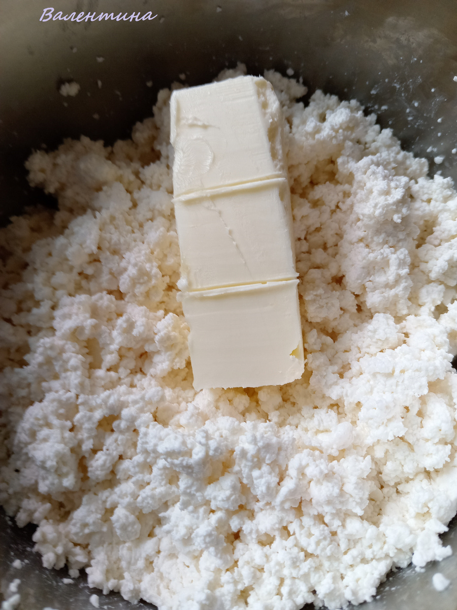 Праздничное блюдо из творога впереди.