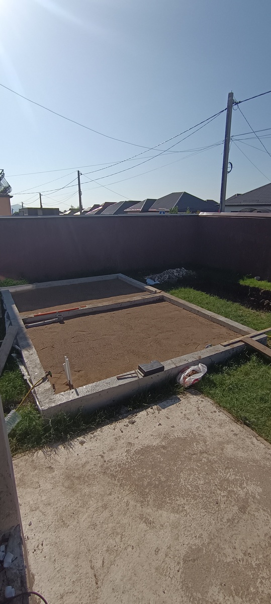 Фундамент уже готов, предстоит развести теплый пол и залить стяжку. 