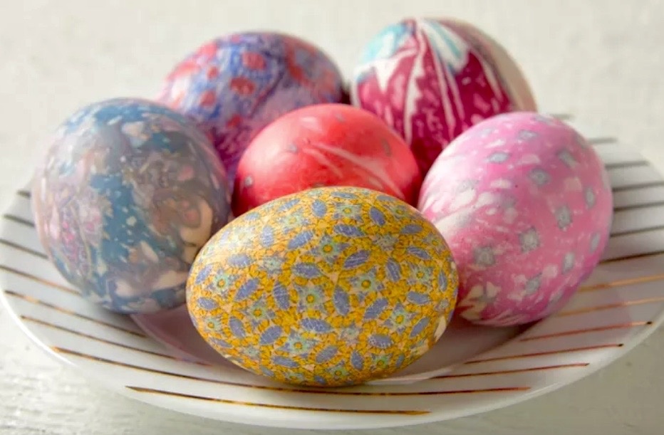 Крашеные яйца.