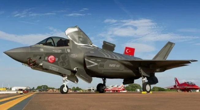 Шесть турецких Ф-35 так и пылятся на заводских складах в Порт-Уэрте, штат Техас. Полтора миллиарда, вложенных в самолет, туркам никто не вернул. Фото Локхид