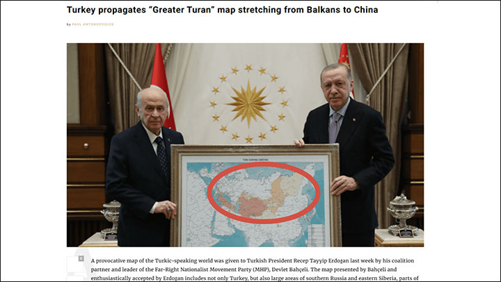 ВОТ ОНИ – УСТРЕМЛЕНИЯ "ДРУГА ЭРДОГАНА": ОТХВАТИТЬ БОЛЬШЕ ПОЛОВИНЫ РОССИИ И РЯД ДРУГИХ СТРАН. НА СНИМКЕ ОН ПОЗИРУЕТ С КАРТОЙ "ВЕЛИКОГО ТУРАНА", ПОДАРЕННОЙ ЕМУ ЛИДЕРОМ ТУРЕЦКОЙ НАЦИОНАЛИСТИЧЕСКОЙ ПАРТИИ ДЕВЛЕТОМ БАХЧЕЛИ. СКРИНШОТ СТРАНИЦЫ САЙТА GREEKCITYTIMES.COM