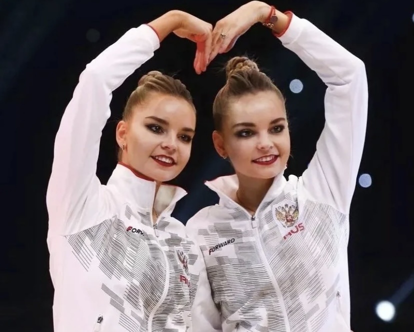 Сестры Дина и Арина Авериных 