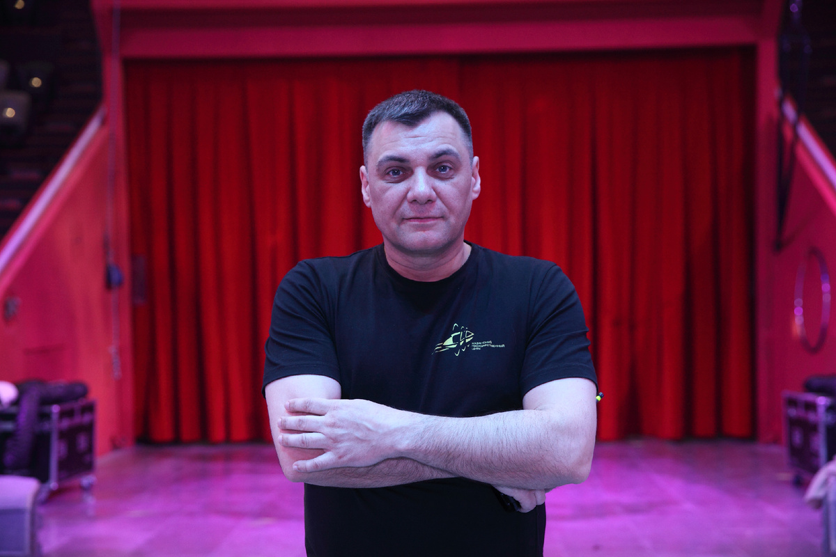 Инспектор манежа Казанского государственного цирка Руслан Кинзикеев