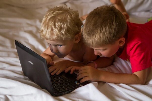 «Гугл, где купить мозги для мамы?»