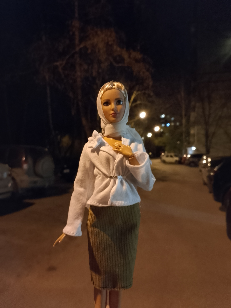 Николь идёт со мной в церковь