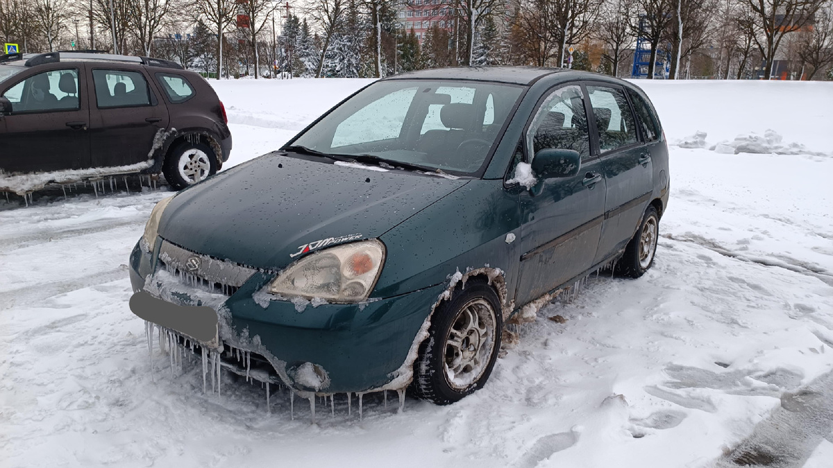 Вот две недели назад вся машина в сосульках