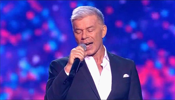 О. Газманов поет. взята из интернета.