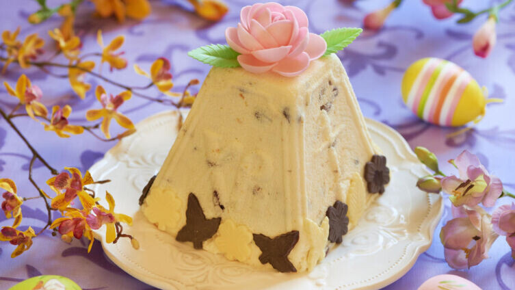    Как приготовить творожную пасху? Фото: Marina Nabatova, Shutterstock.com