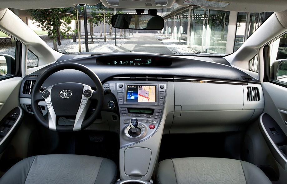Toyota Prius III (XW30, 2009–2011) интерьер