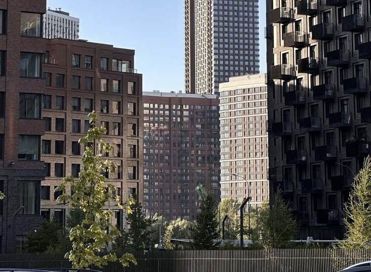 Коммерческая недвижимость в новостройках или в старом фонде: куда безопаснее инвестировать?