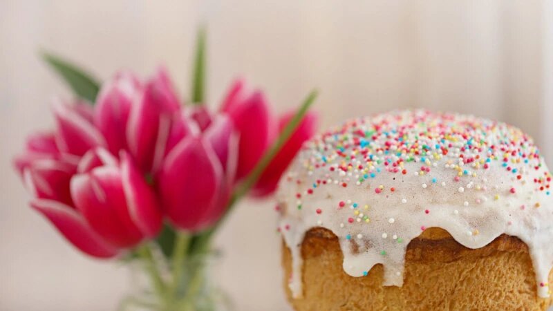     Пасха. Кулич. Цветы СС0