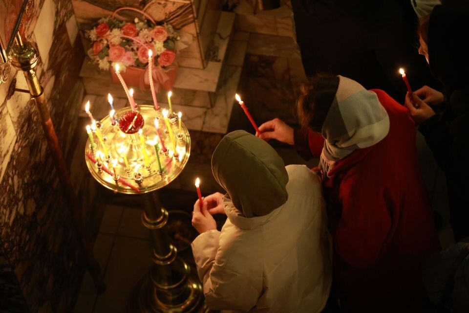    Ночная пасхальная служба в Покровском соборе . Источник: Олег Укладов