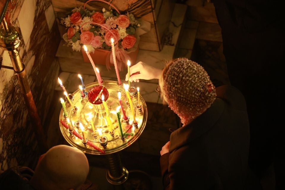    Ночная пасхальная служба в Покровском соборе . Источник: Олег Укладов