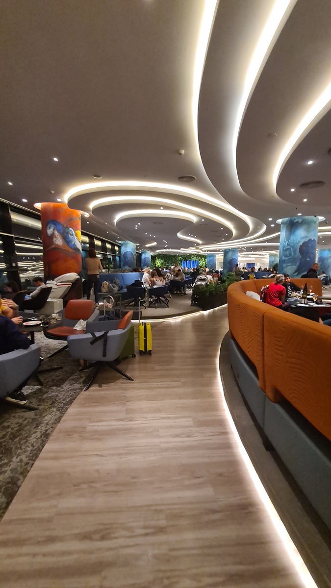 Основной зал