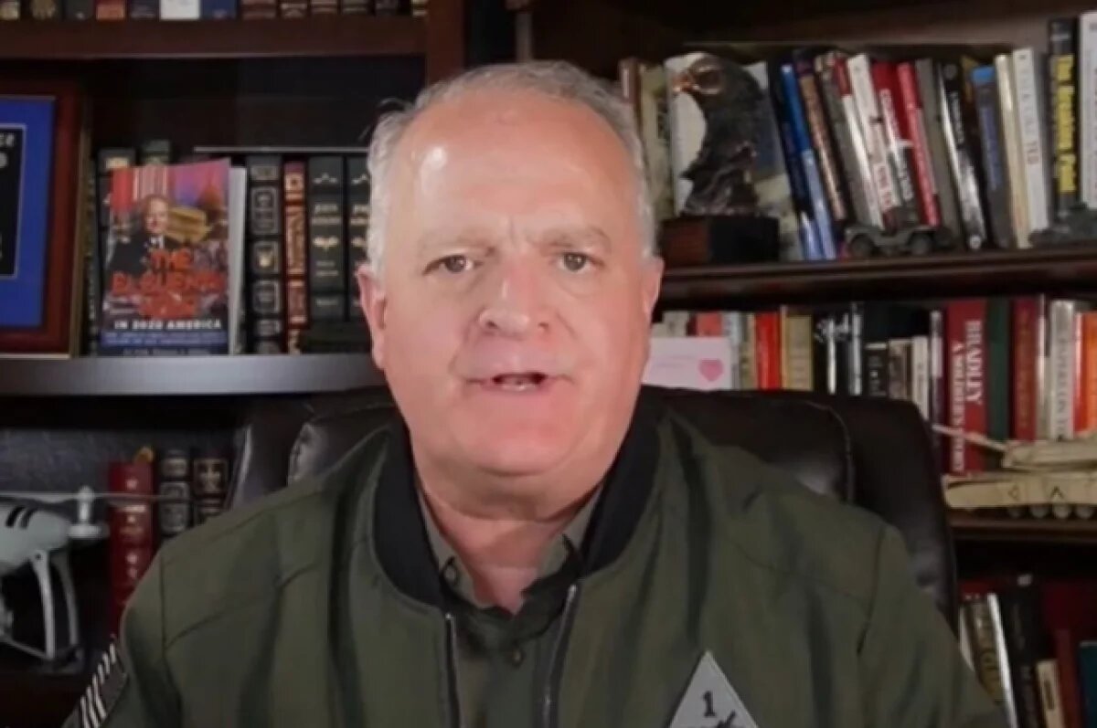    Выяснилось военное прошлое противника Зеленского полковника США Дэвиса