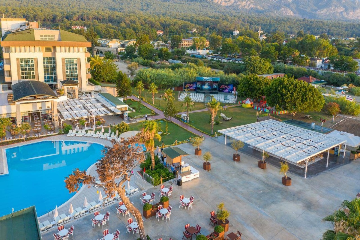 Armas Gul Beach 5* (Турция, Кемер) - экономичный отель на Средиземном море.