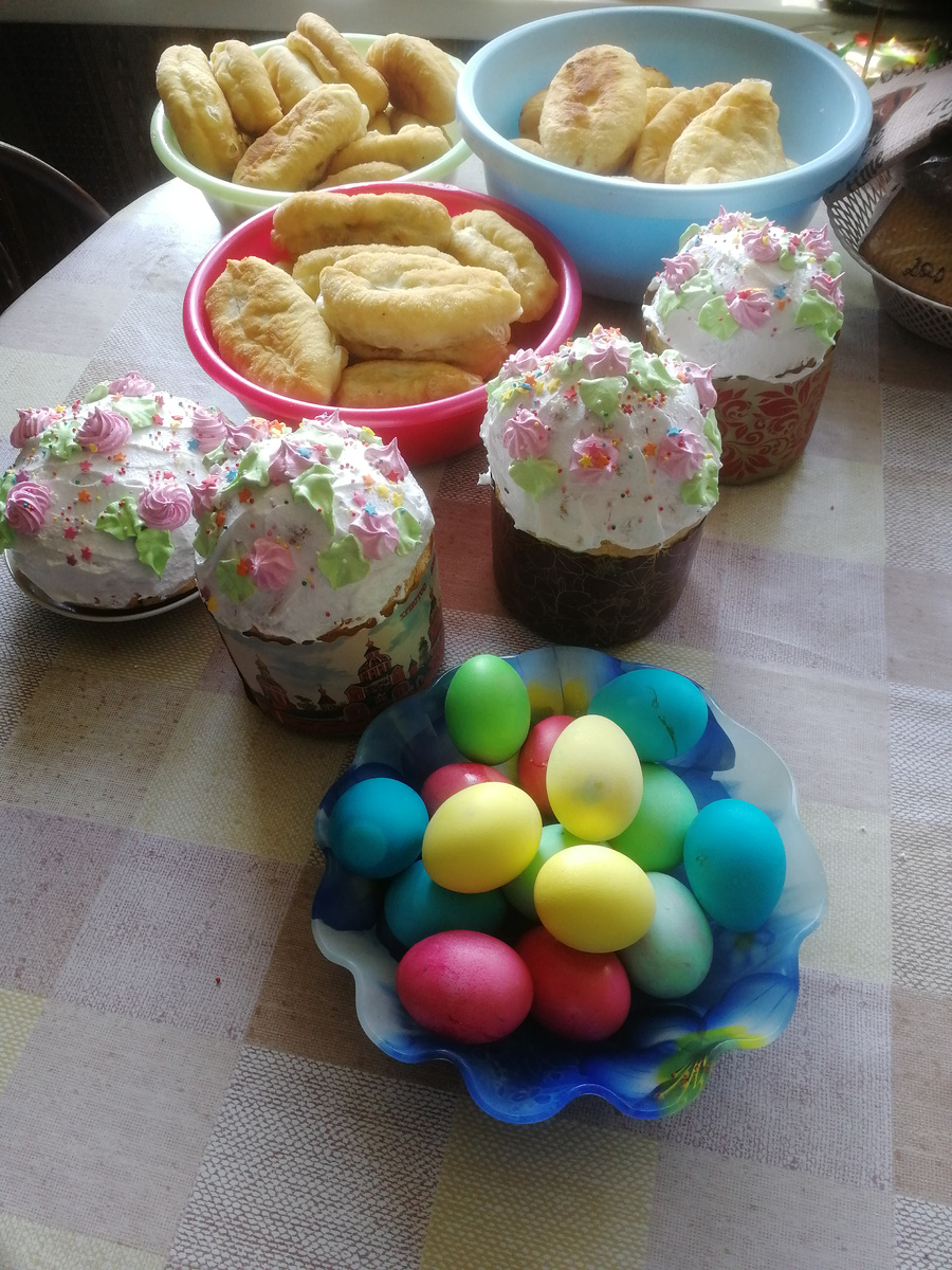 Пусть небо над нашими головами будет всегда голубым и мирным.