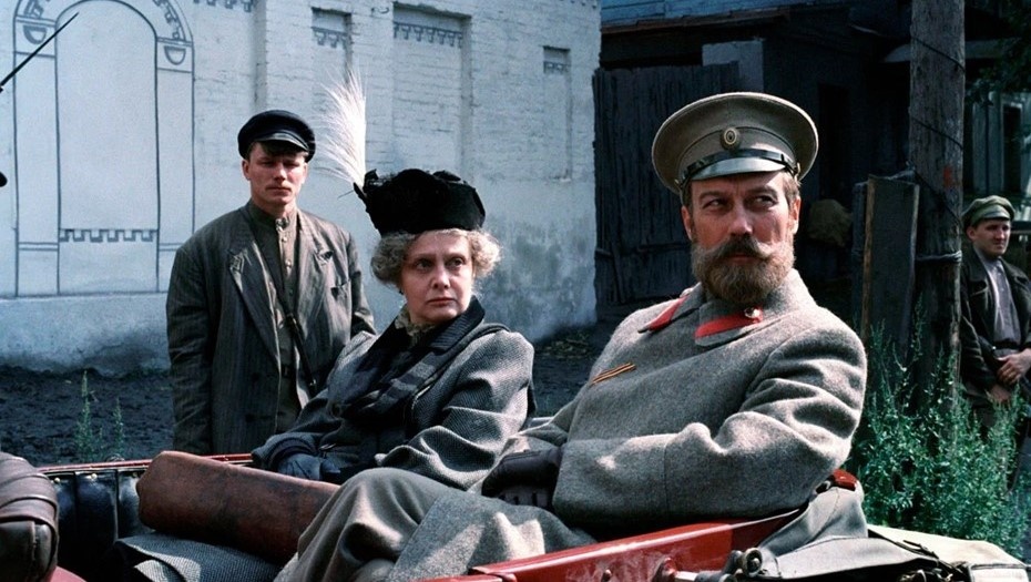    кадр из фильма "Цареубийца"