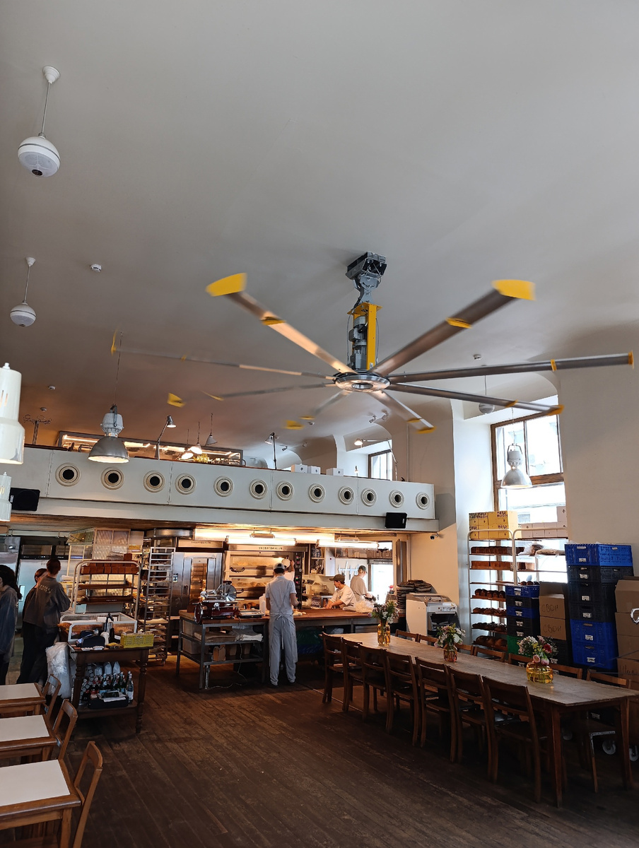 Интерьер пекарни Masa Madre.