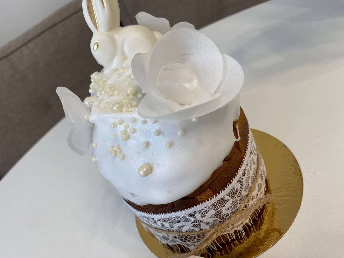 Артисту предложили потратить эти деньги на пасхальные угощения для военных в зоне СВО.  Фото: ФедералПресс / Анастасия Алимпиева