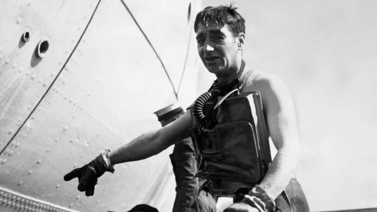 Командер Лайонел Крэбб после очередной боевой миссии. Фото Royal Navy