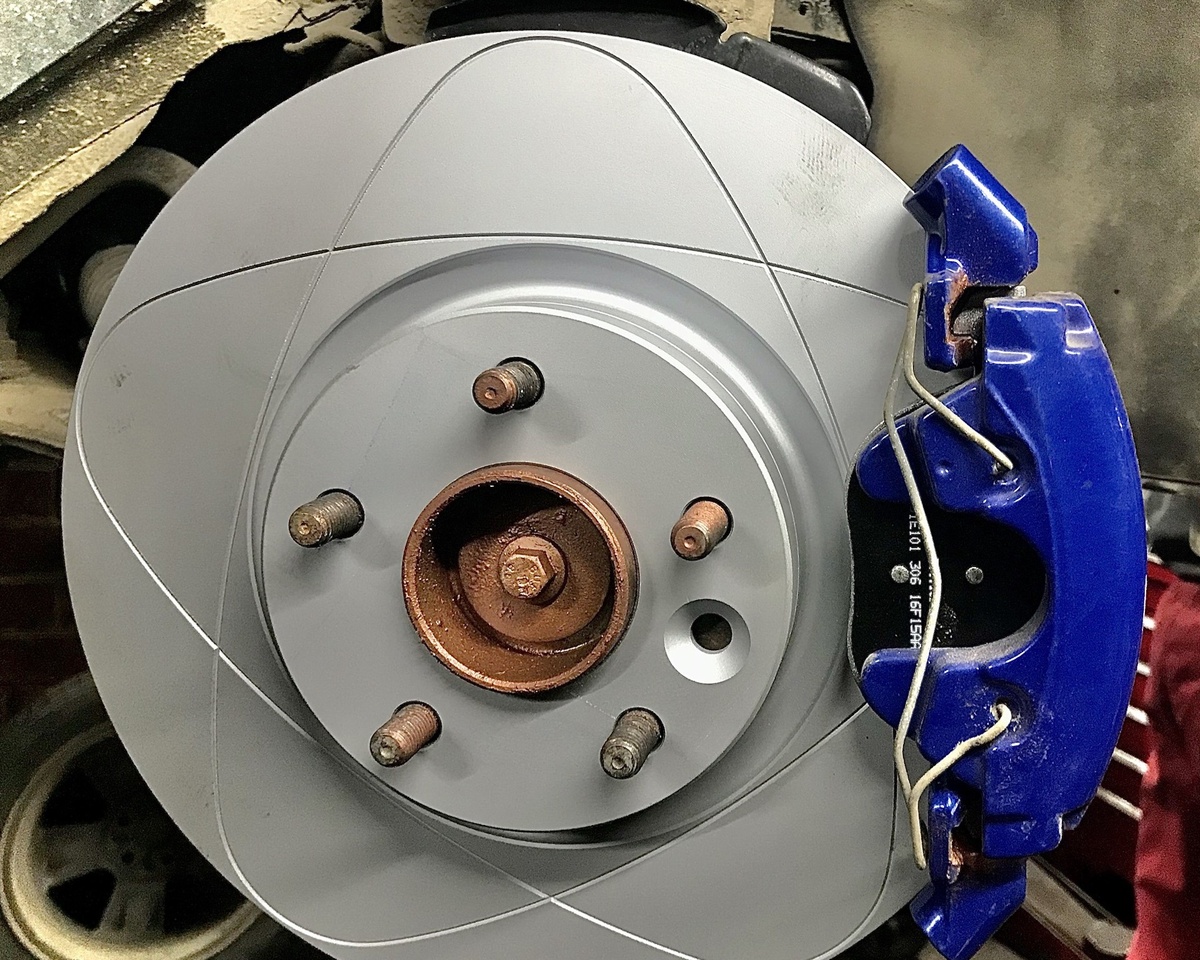 Передняя ось