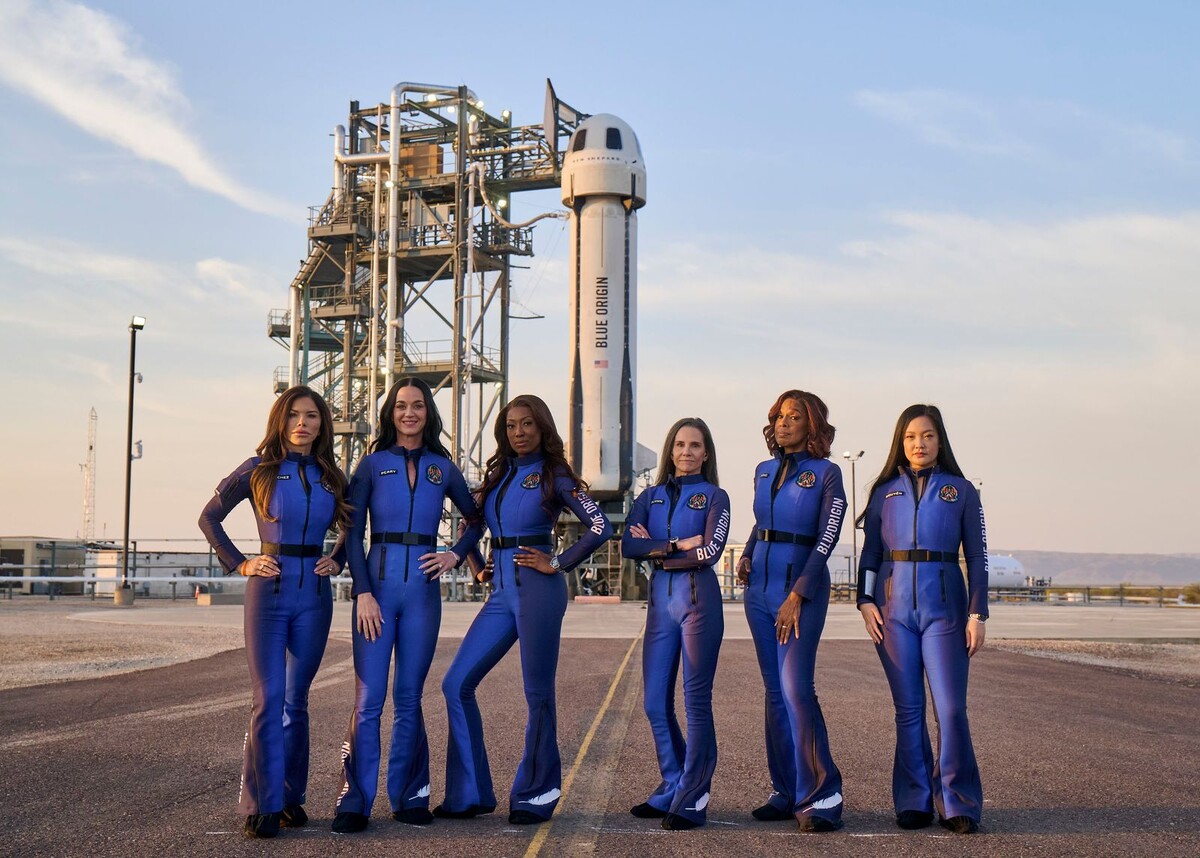 Image may contain Laura Snchez Akie Abe Katy Perry Gayle King People Person Adult Clothing Pants and Footwear
The all-female space crew in uniforms designed by Monse. Photo: Felix Kunze / Courtesy of Blue Origin