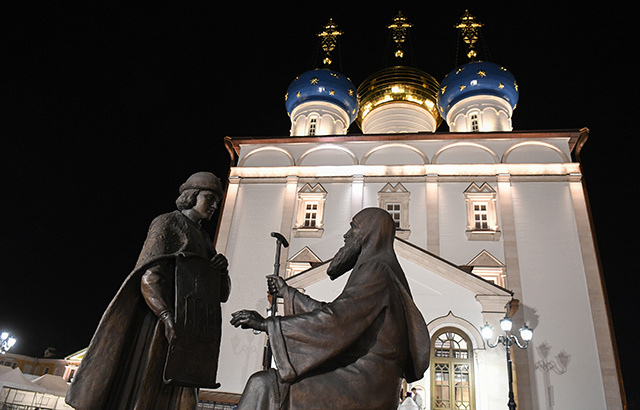 Игорь Руденя встретил Светлую Пасху вместе с прихожанами кафедрального собора