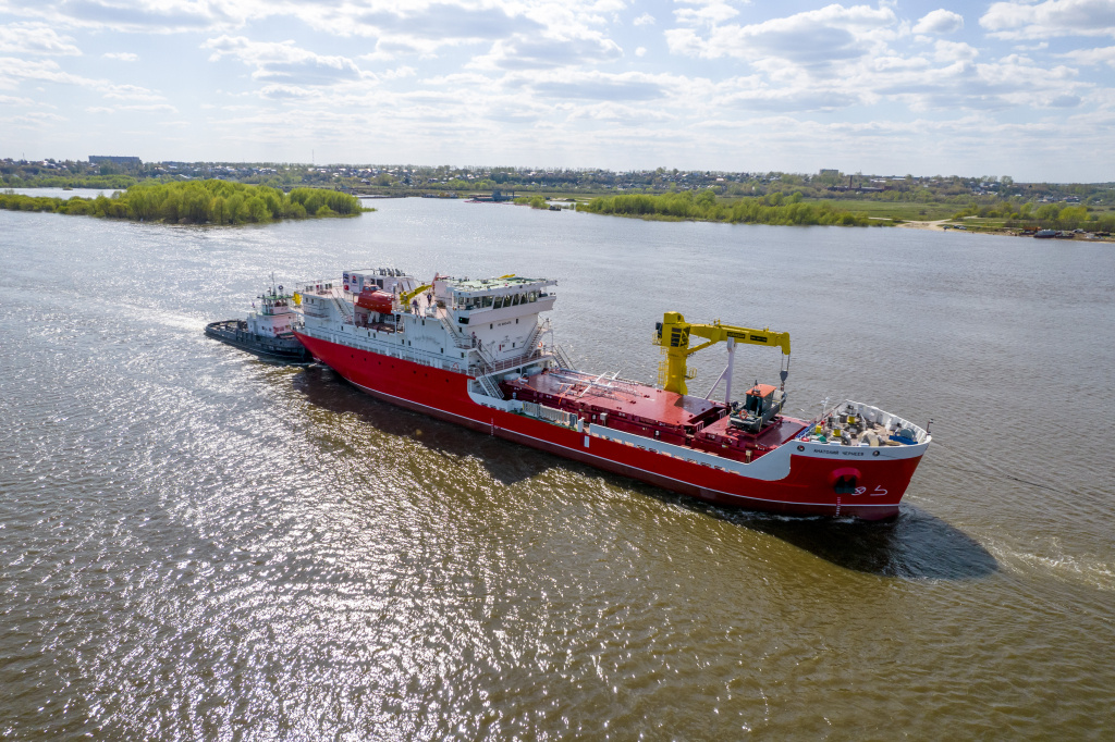   Теплоход «Анатолий Чернеев»