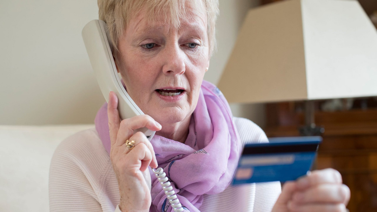 Пенсионеры снова под прицелом: мошенники активизировались